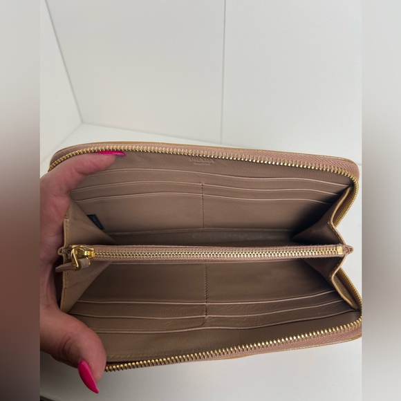 PRADA WALLET - Picture 5 of 8